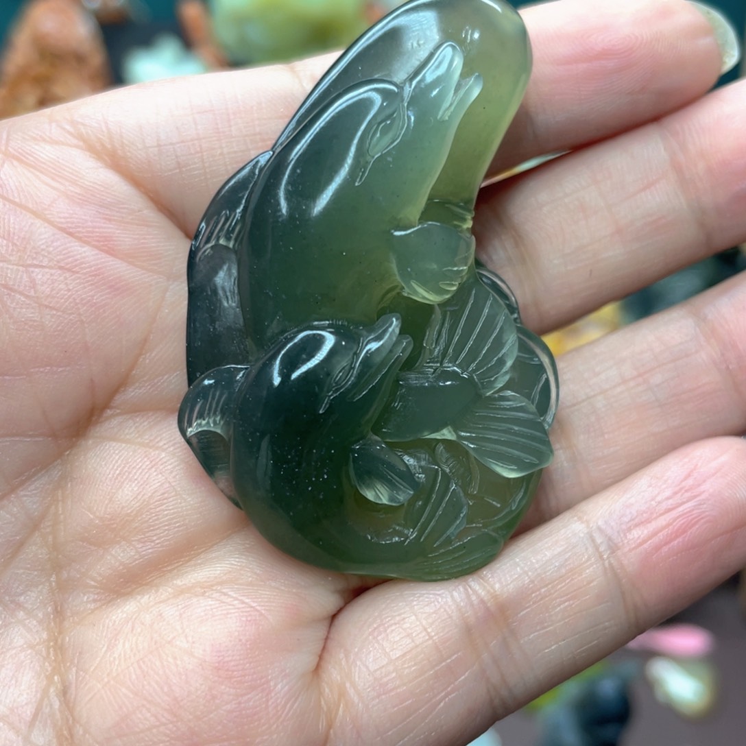 蛇纹石玉颈饰未镶嵌