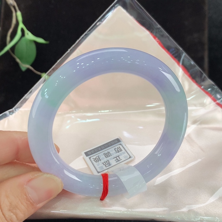 翡翠手镯未镶嵌111/0138