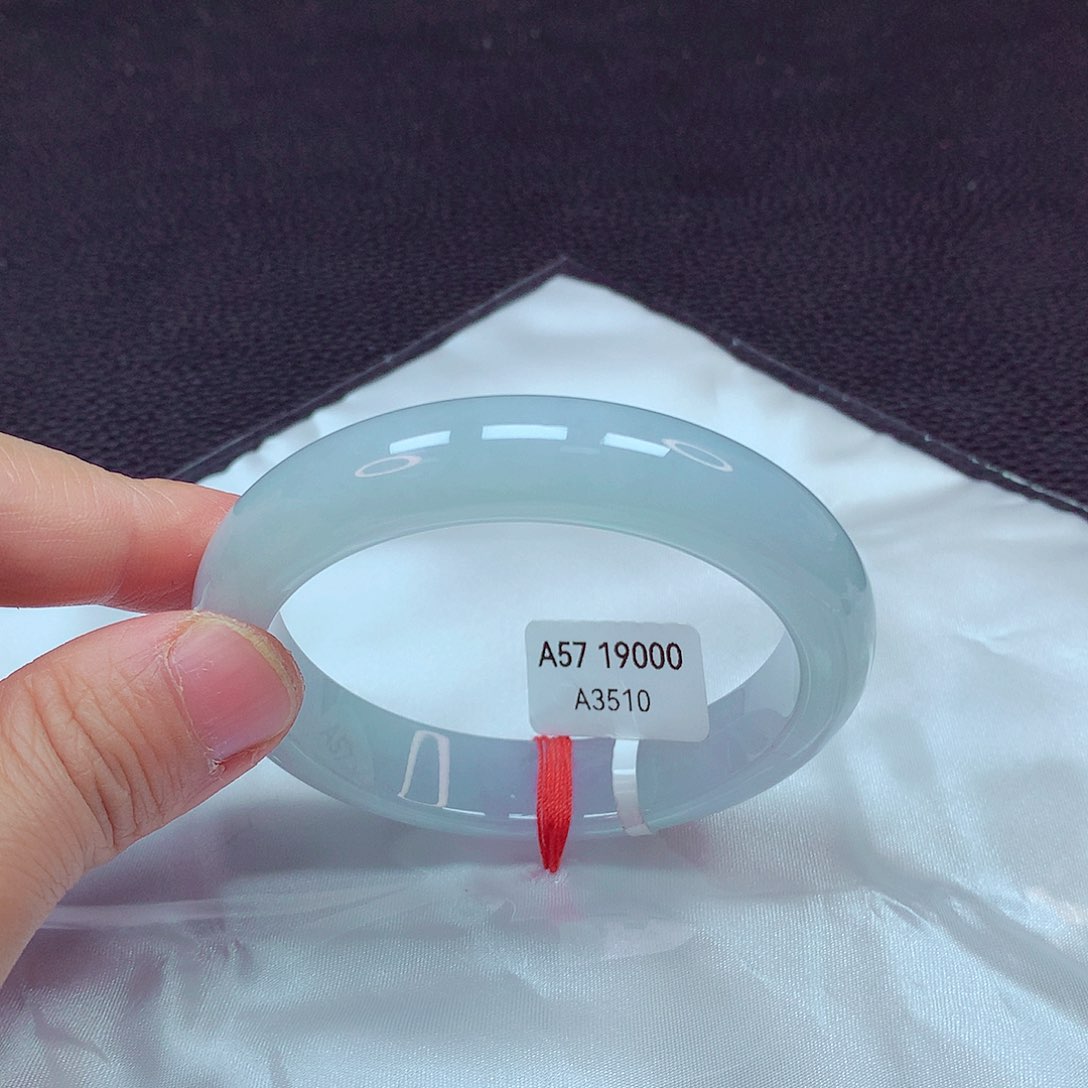 翡翠手镯未镶嵌手镯57