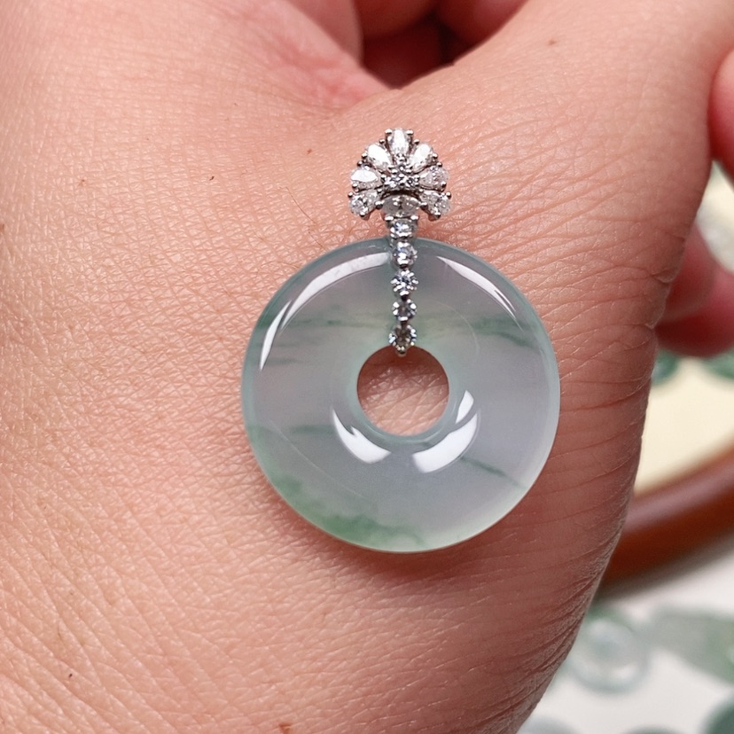 【闪购商品】翡翠吊坠(不含链)18K金镶嵌