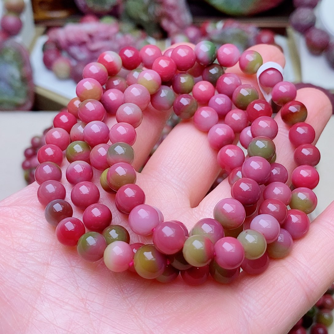 未镶嵌玛瑙/玉髓珠宝奇石随**动盐源玛瑙定制