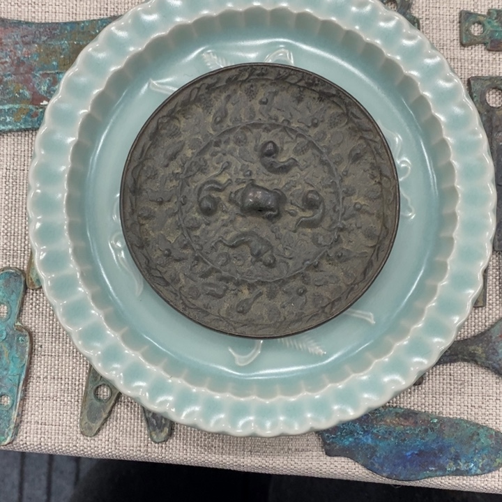 盘龙泉粉青釉盘龙泉盘