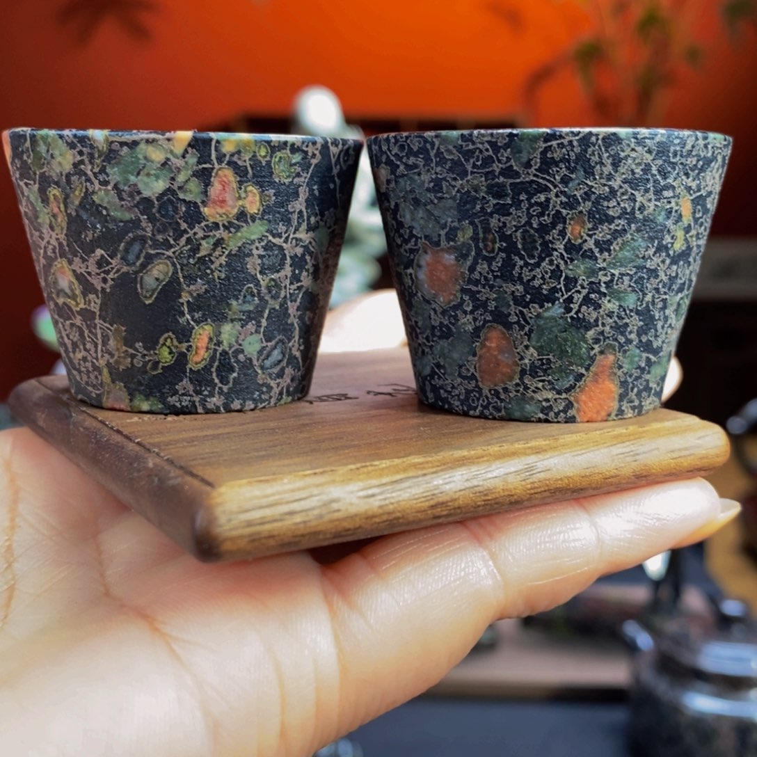 梅花玉精美梅花马蹄杯