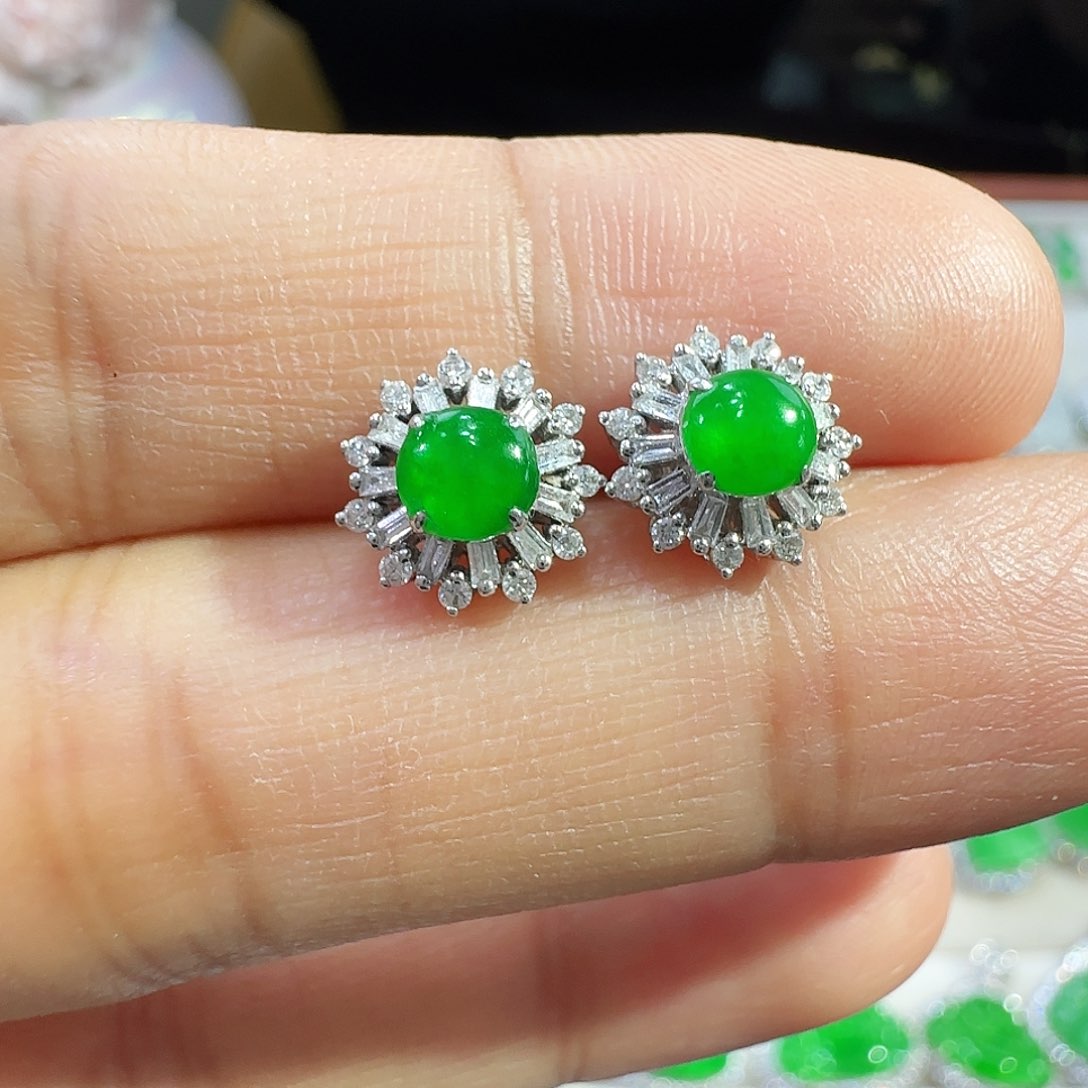 翡翠吊坠(不含链)18K金镶嵌