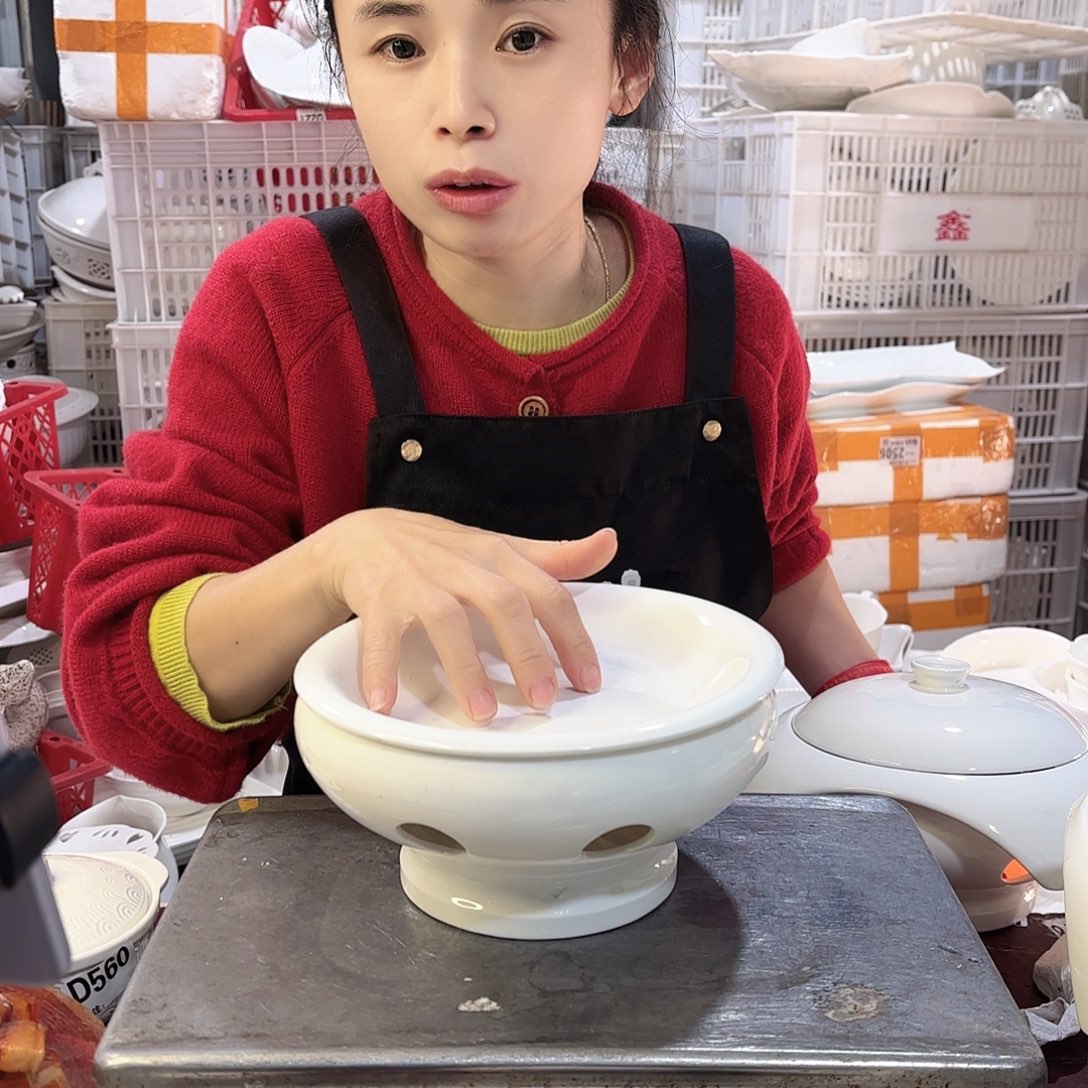 盘微瑕产品………D579一套大号炉子