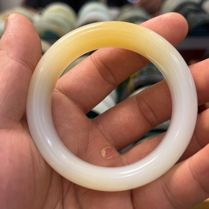 和田玉未镶嵌手镯和田玉糖白手镯卡56.7