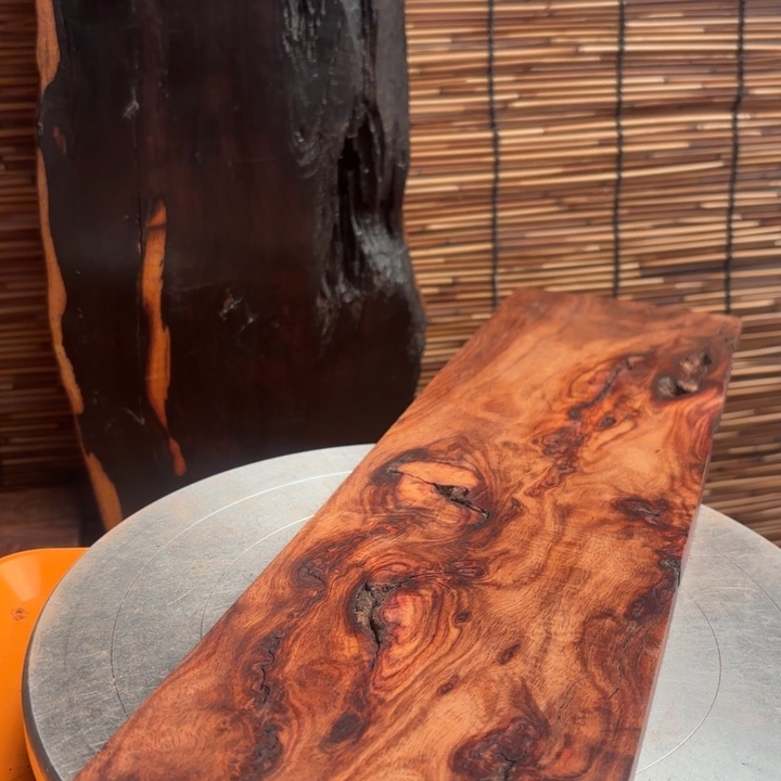 阿***迪大叶紫檀（黑酸枝木类）