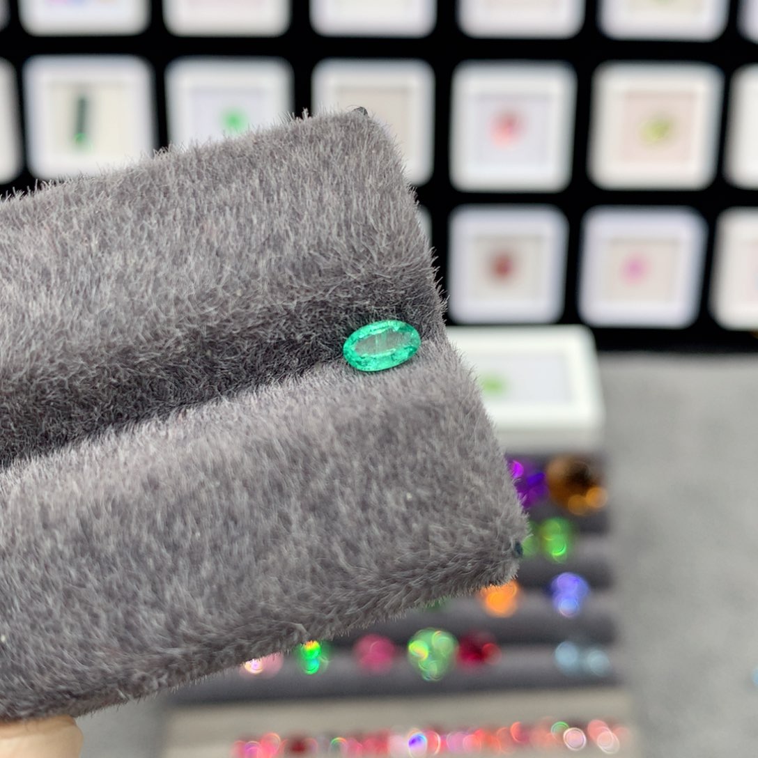 裸石未镶嵌祖母绿3*5mm