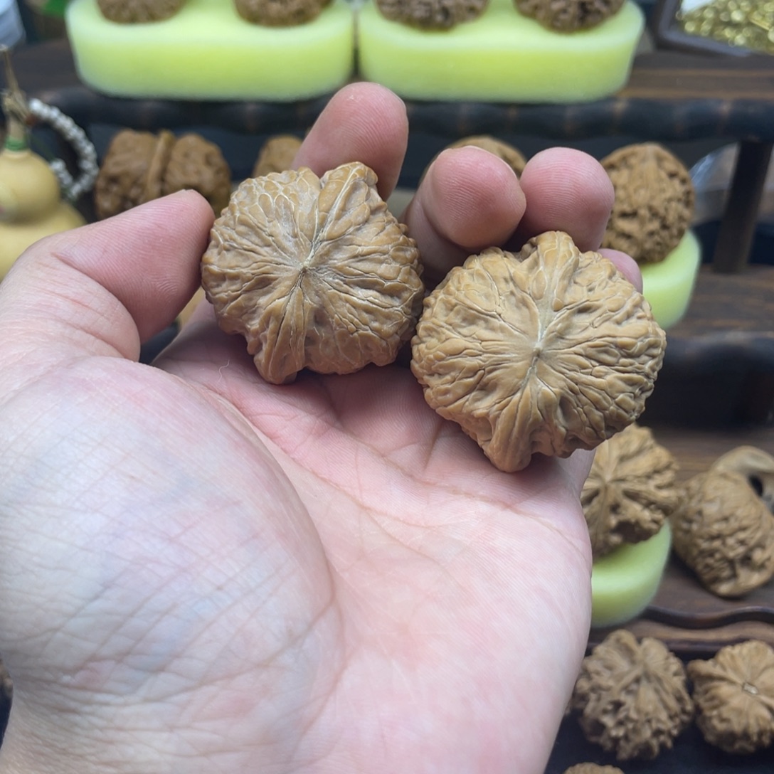 文玩核桃吊坠铁锤