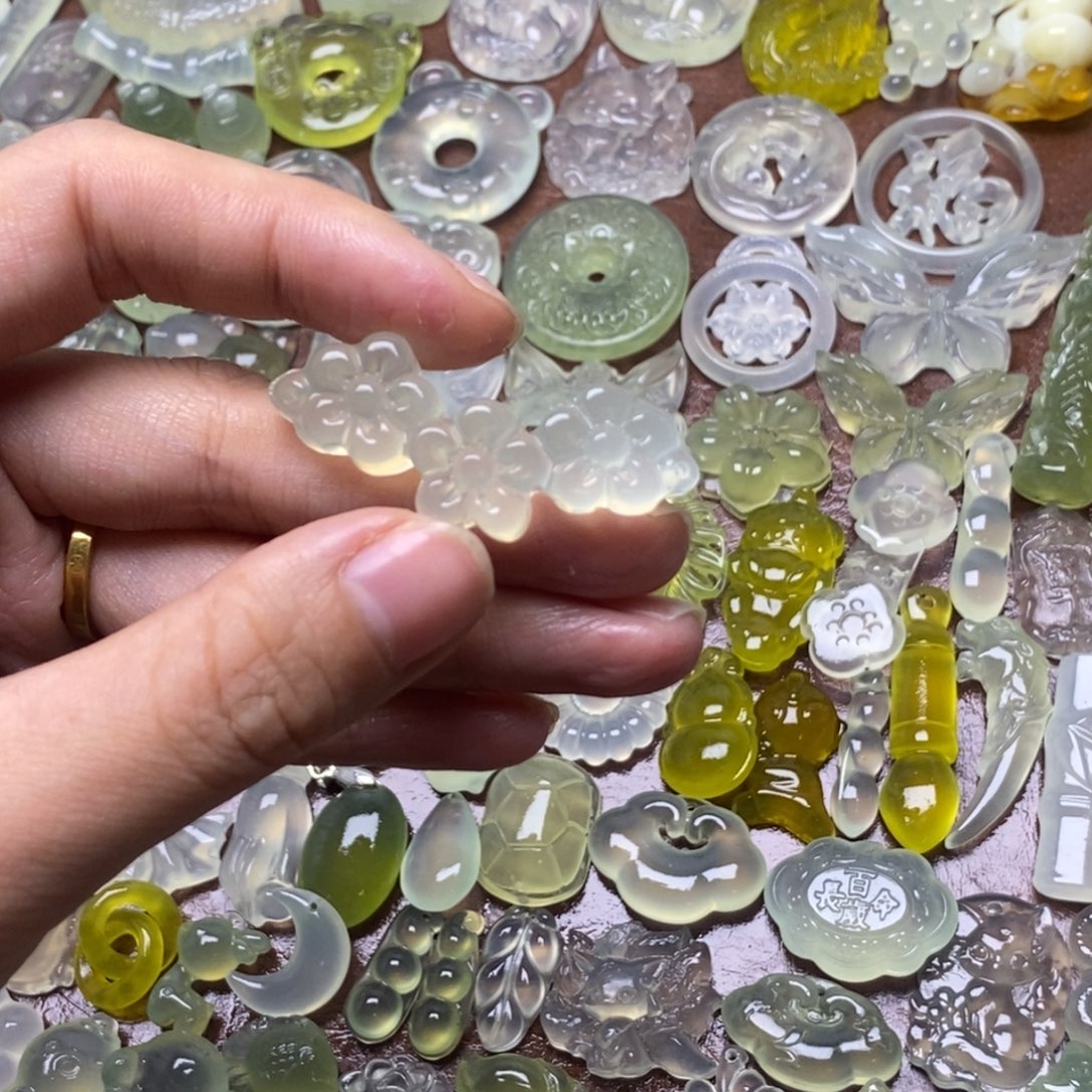 蛇纹石玉合金项链