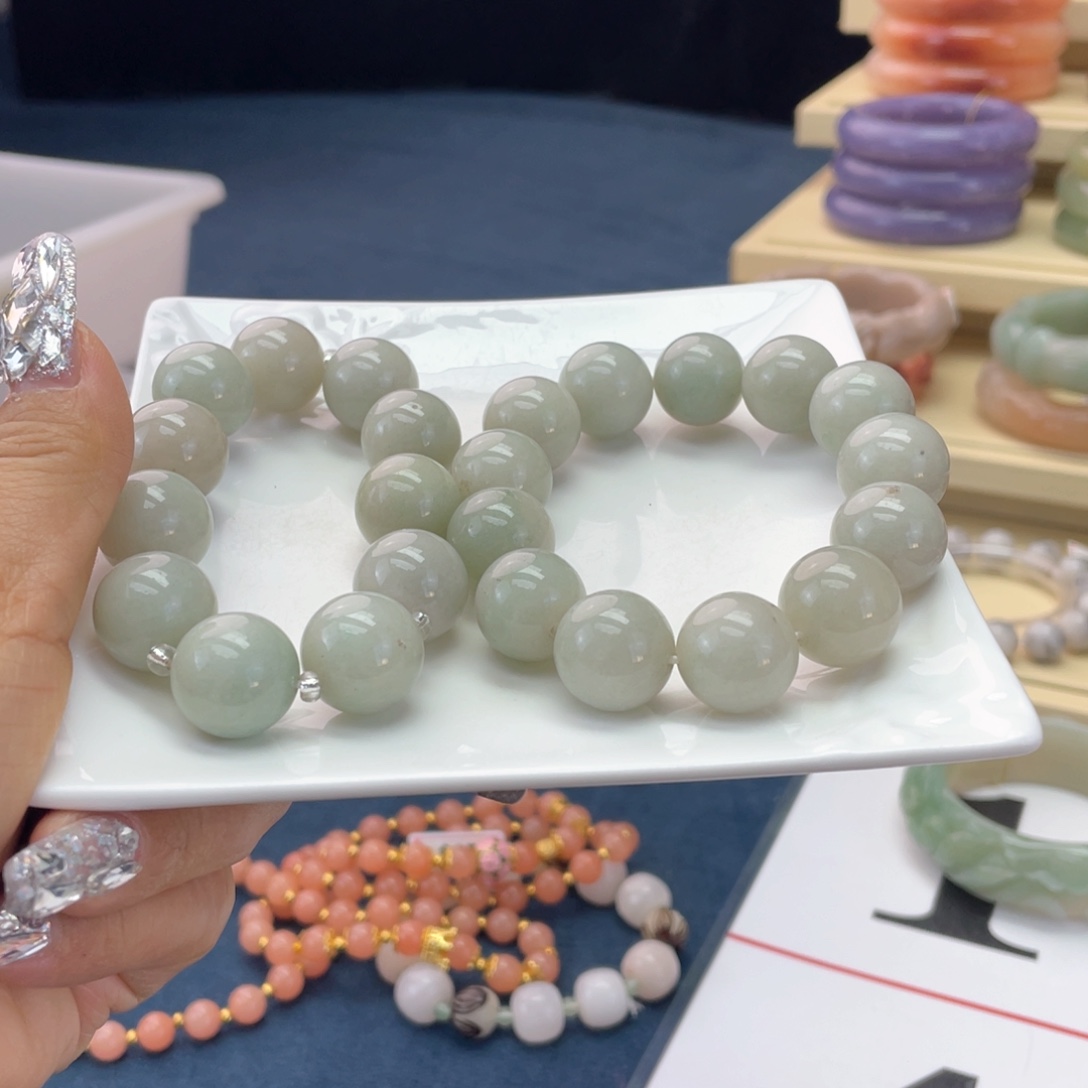 石英质玉未镶嵌手镯