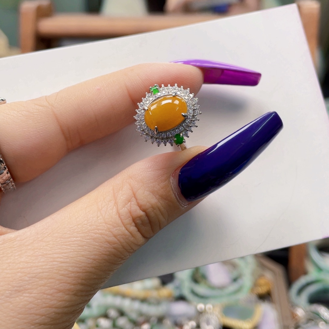 翡翠手镯未镶嵌天然翡翠A 货