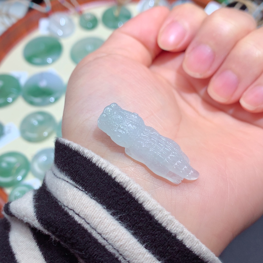 翡翠未镶嵌颈饰翡翠吊坠41