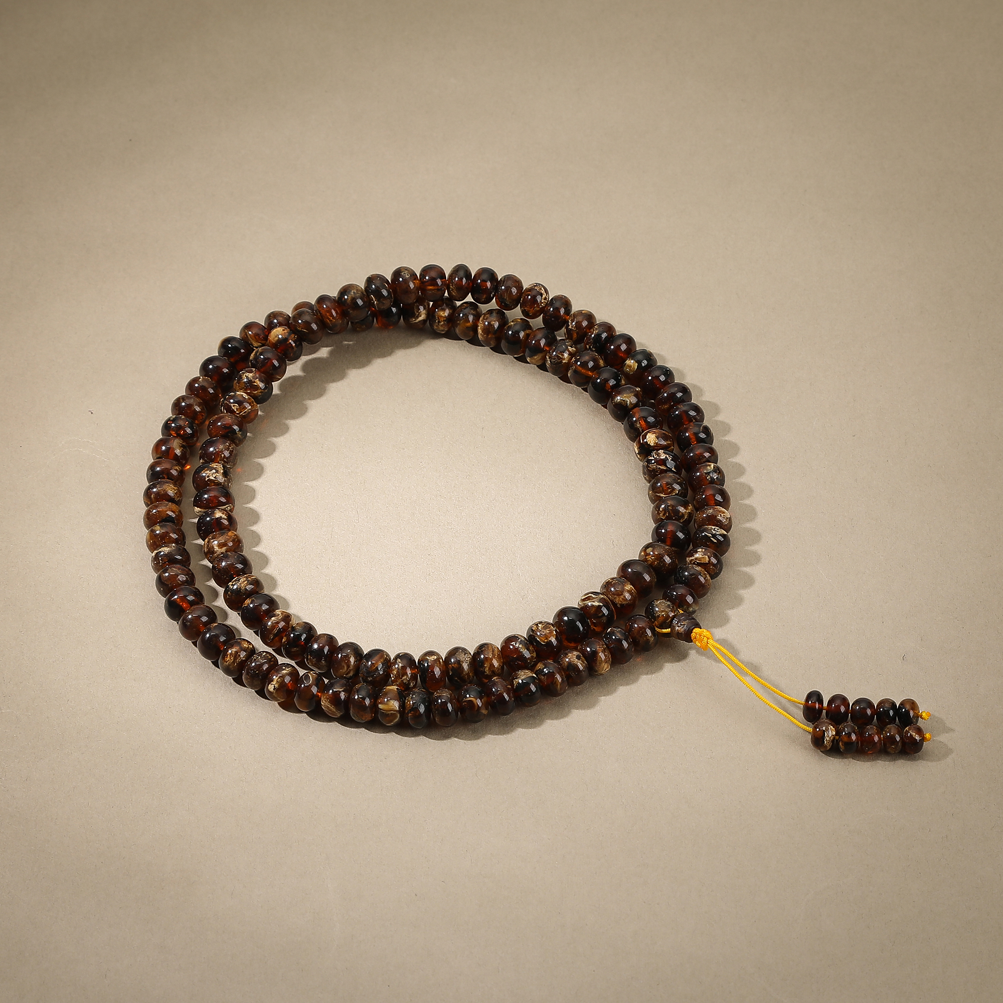 一了个卜【萤火锁】水骨溶洞蜡黑花多圈