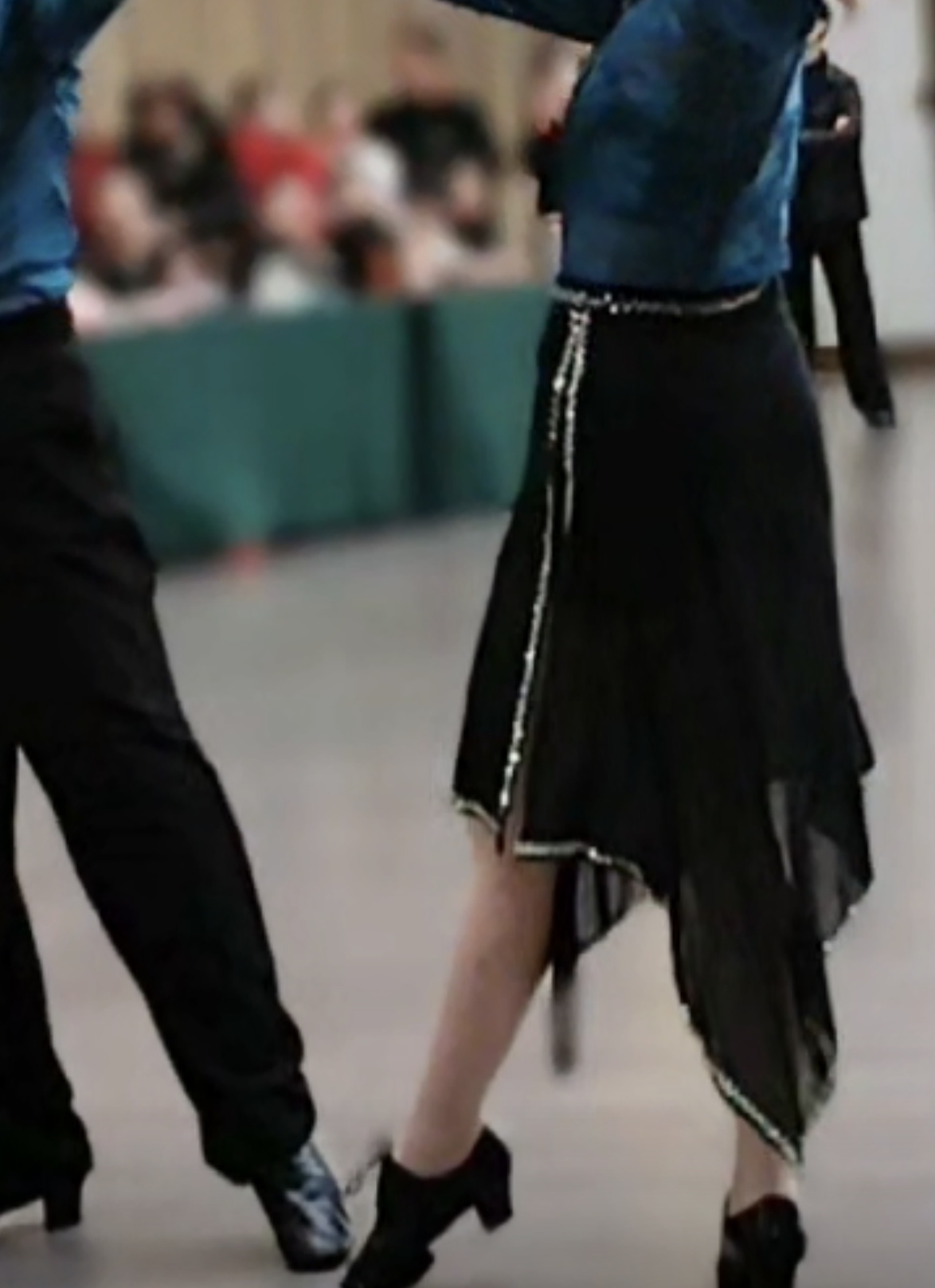 PCFDW黑色网纱带钻裙