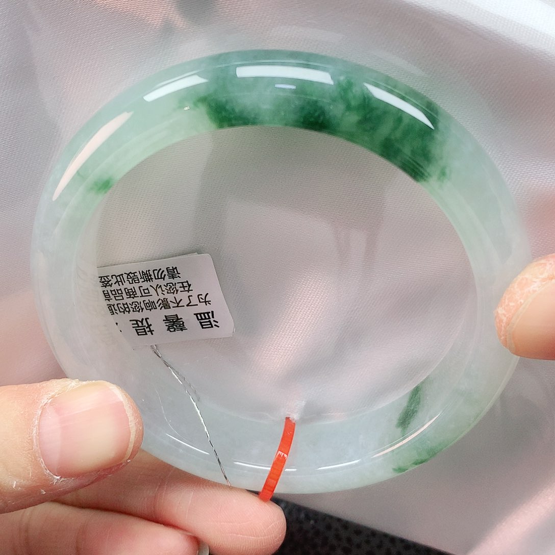 翡翠手镯未镶嵌56+圈