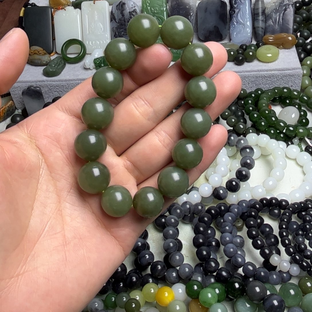 和田玉未镶嵌手串