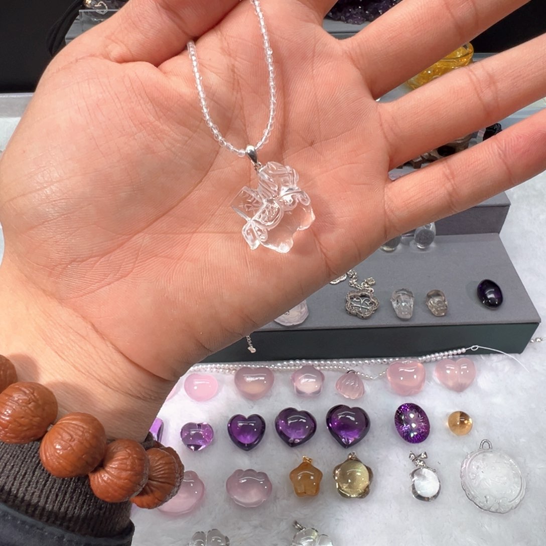 水晶眼镜银S925镶嵌心**贝白水晶小马➕链