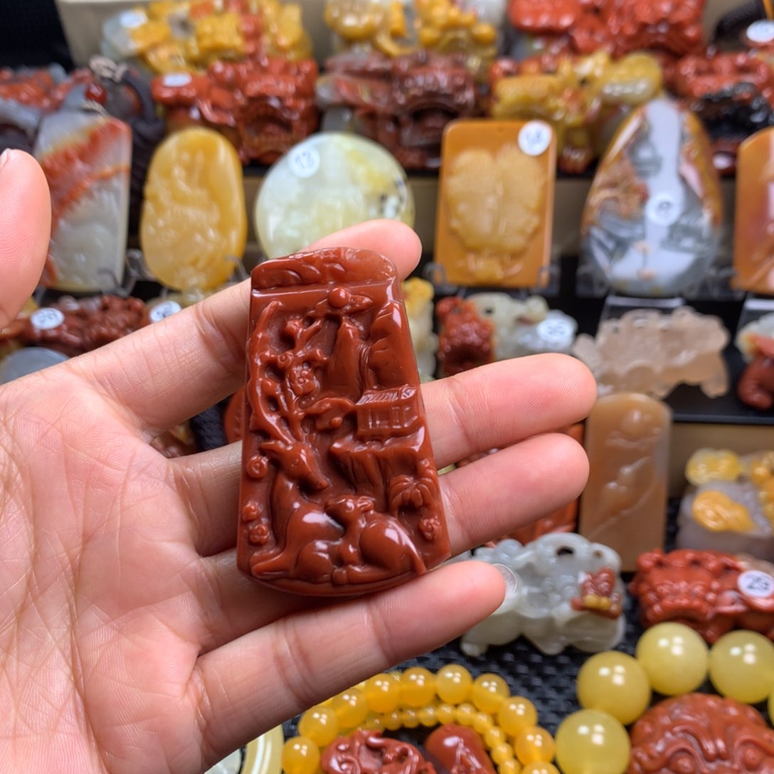 石英质玉（黄龙玉）挂件未镶嵌