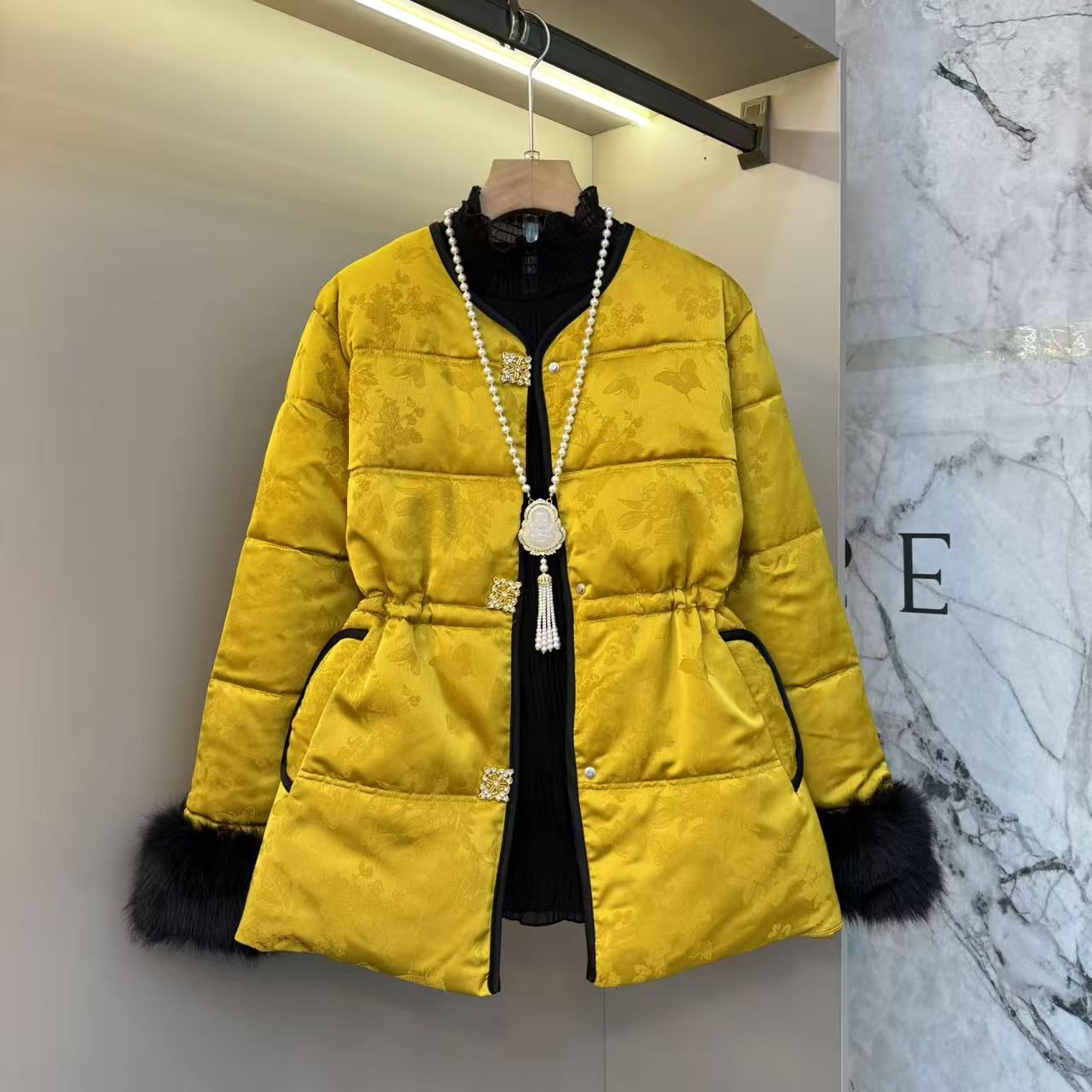 2025秋冬欧货胖mm收腰新中式轻奢洋气拼接气质重工夹棉外套25065