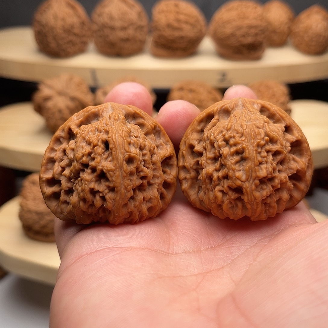 红***恩文玩核桃吊坠43窝头南将石