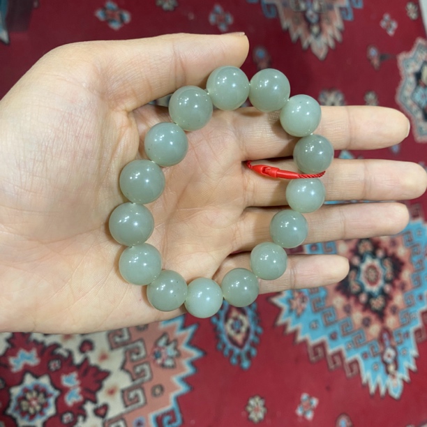 且末微色差近矿卡14手串