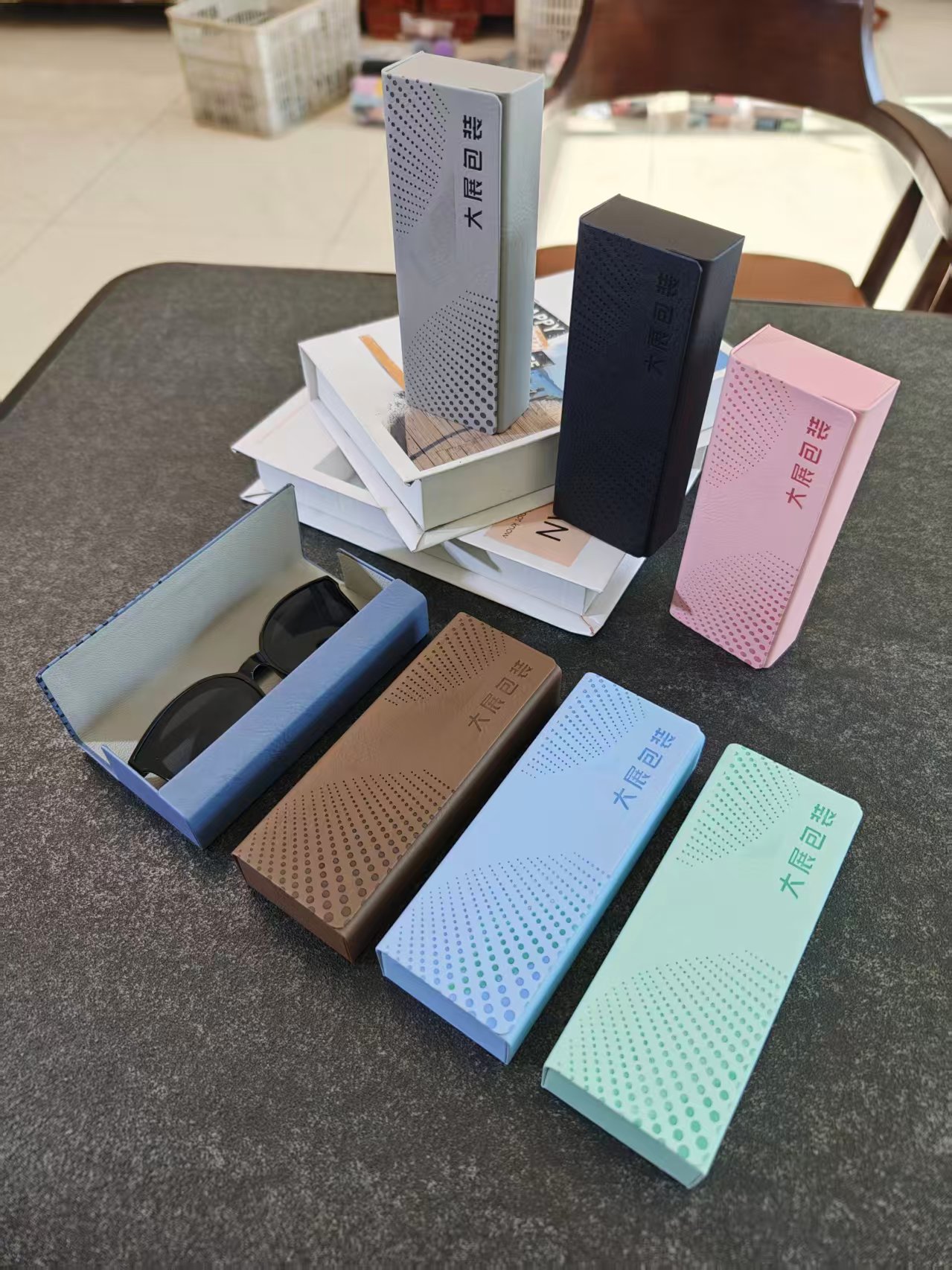 源头工厂200个新款高档磁吸手工眼镜盒抗压便携