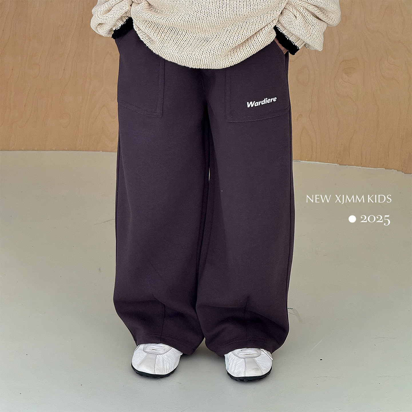 虾酱麻麻男童裤子春秋装2025新款男孩长裤黑色洋气字母儿童休闲裤