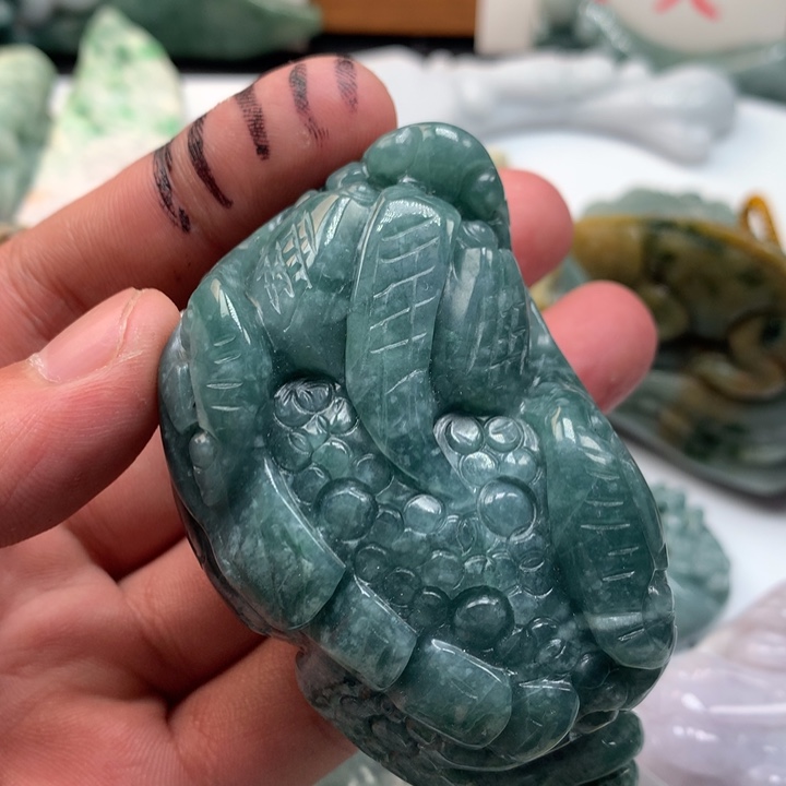 翡翠未镶嵌颈饰保真天然a货翡翠
