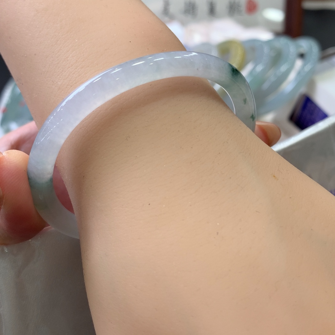 翡翠未镶嵌手镯天然Ａ货翡翠54贵妃