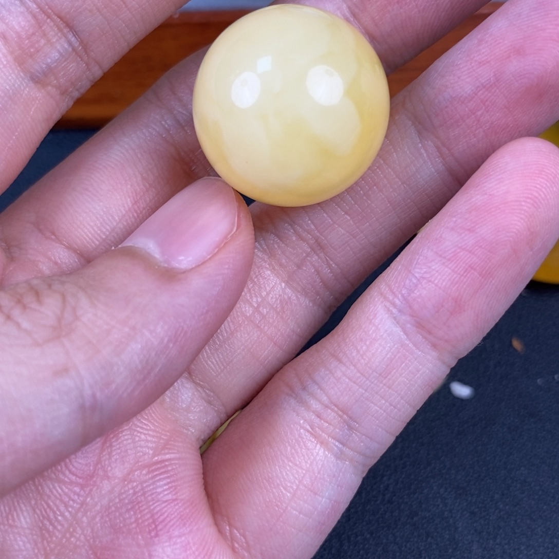 琥珀未镶嵌裸石41