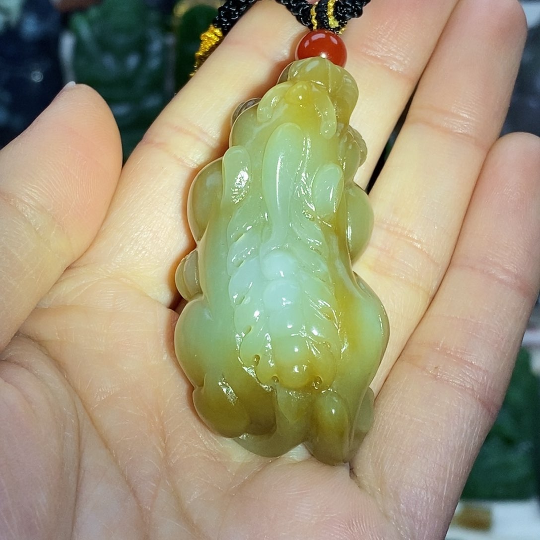 和田玉（糖玉）颈饰未镶嵌