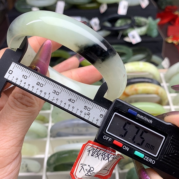 蛇纹石玉手镯未镶嵌752