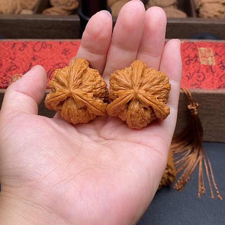 l***3把件文玩核桃白奔