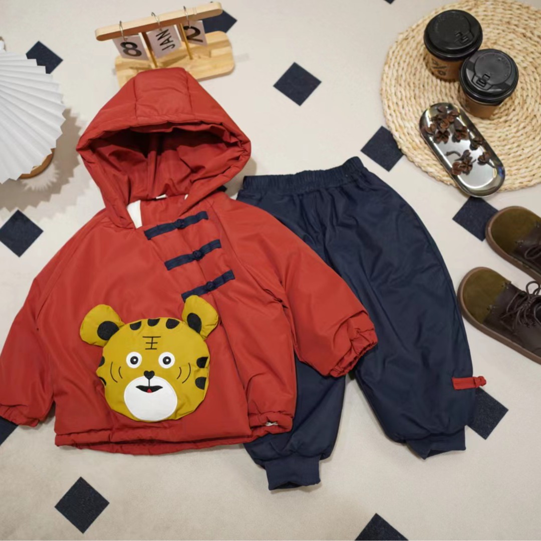 儿童秋冬韩版卡通斜门襟立体小老虎加厚两件套SQ1554