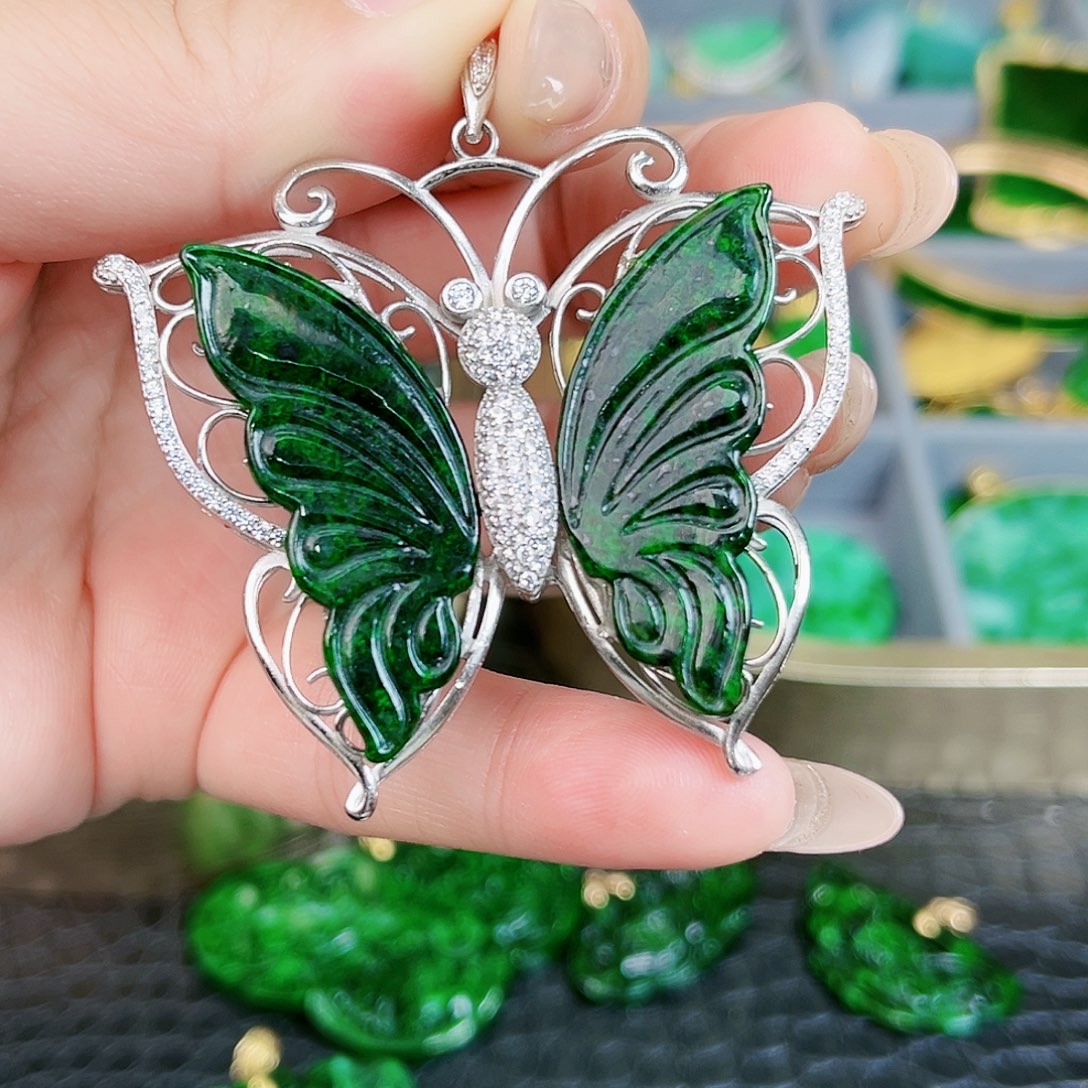 翡翠颈饰银S925镶嵌吊坠