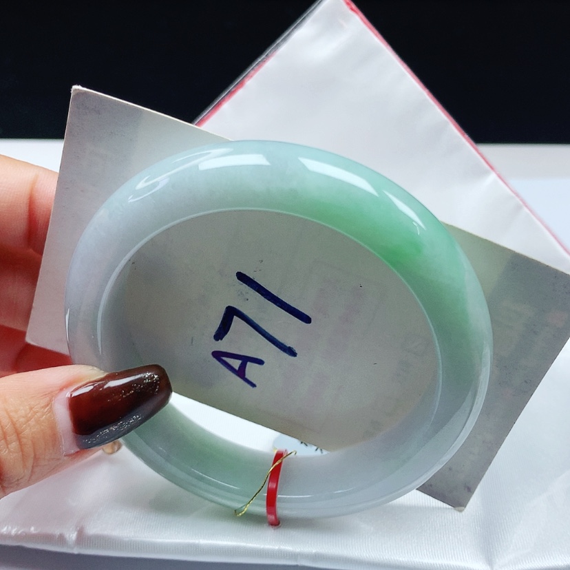 【闪购商品】翡翠手镯未镶嵌 正圈57