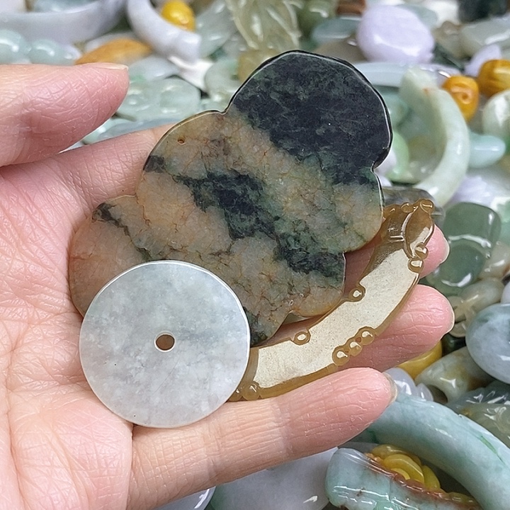 水***岳翡翠未镶嵌颈饰天然翡翠