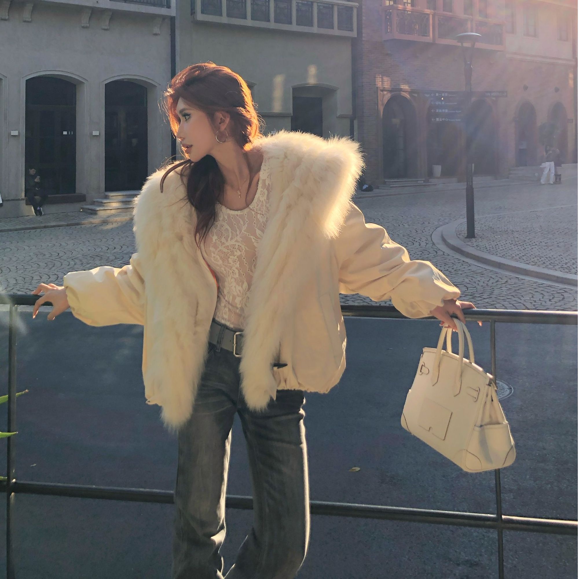 婉君Y【狐狸大帽子羽绒】“新国标白鸭绒 狐狸毛”羽绒服LWJ25D4C3893