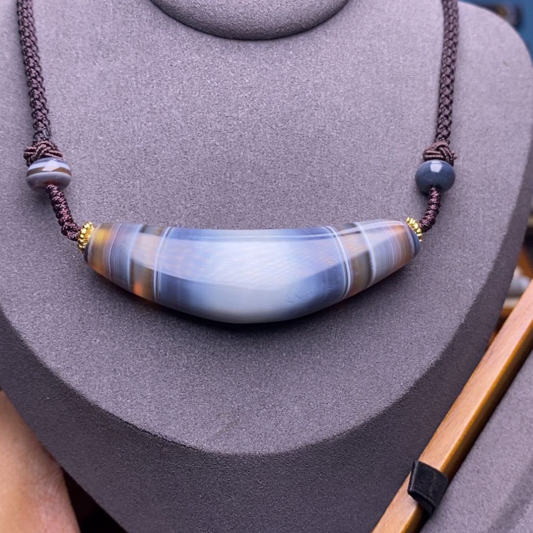 未镶嵌套链玛瑙/玉髓