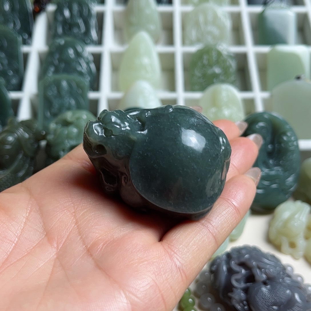 和田玉未镶嵌挂件