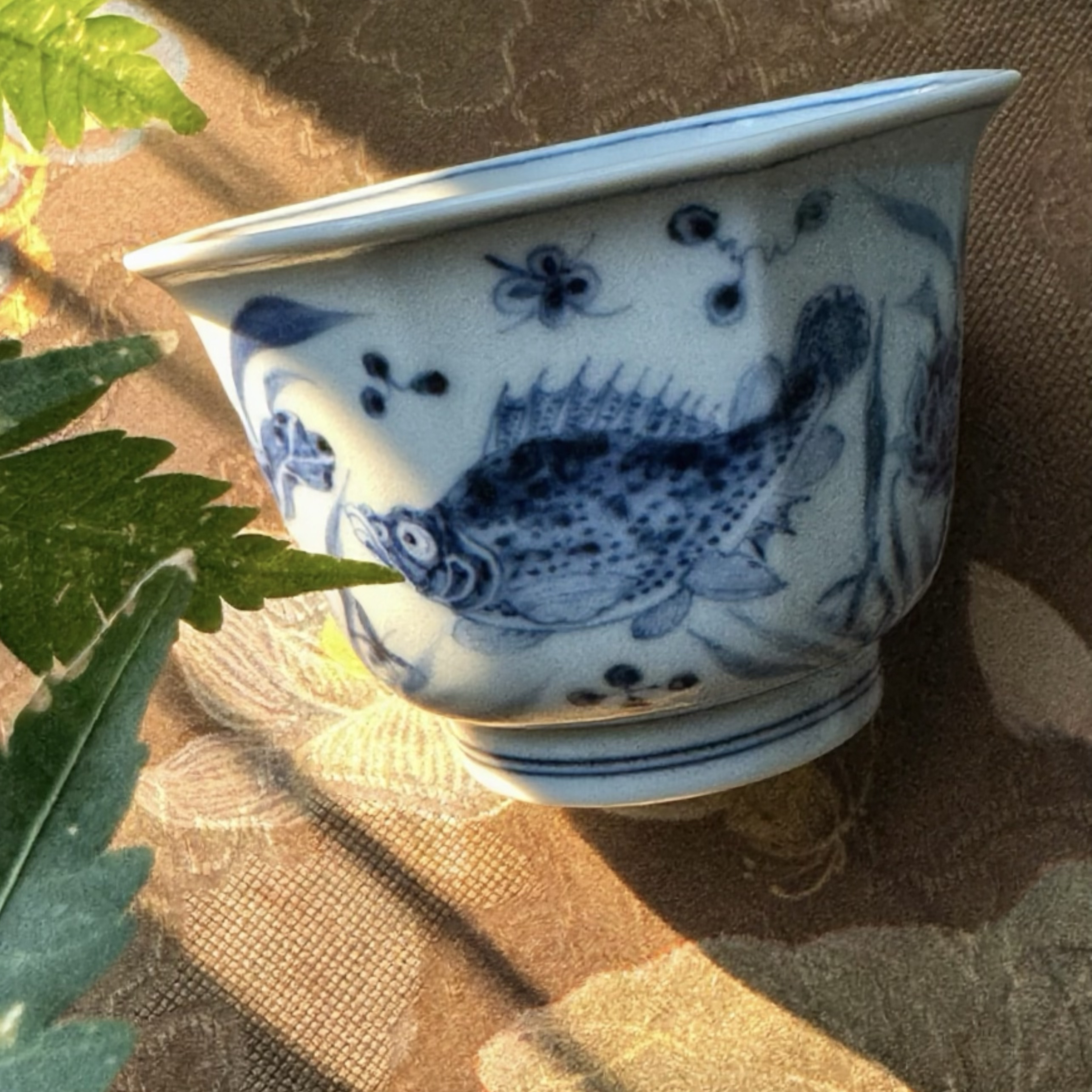 秘制鱼藻纹八方杯