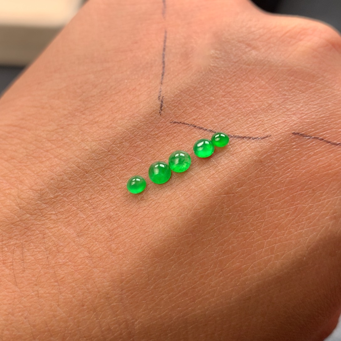 翡翠未镶嵌耳饰翡翠