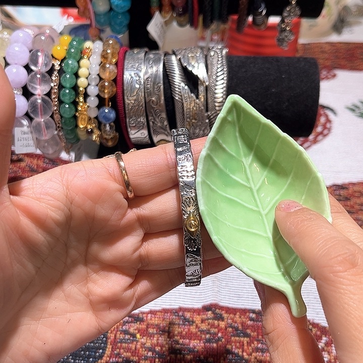 瓷片f f h j k k k l