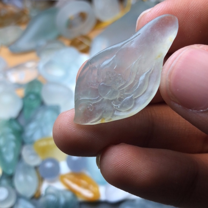 定制翡翠未镶嵌挂件
