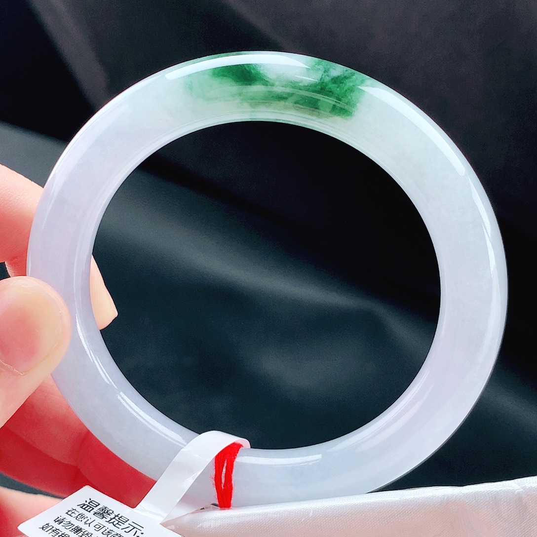 未镶嵌手镯（圆镯）翡翠57圈