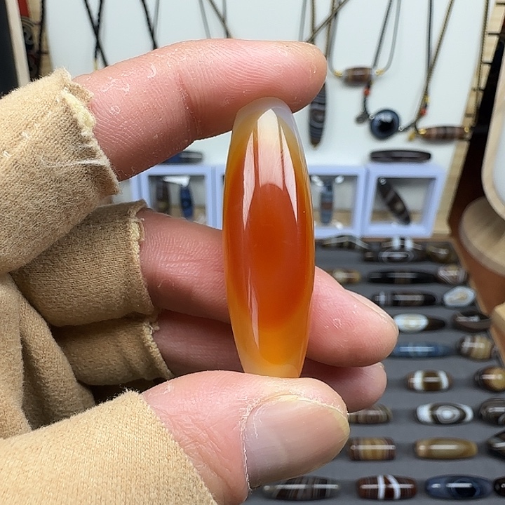 李***猜玛瑙/玉髓合金颈饰