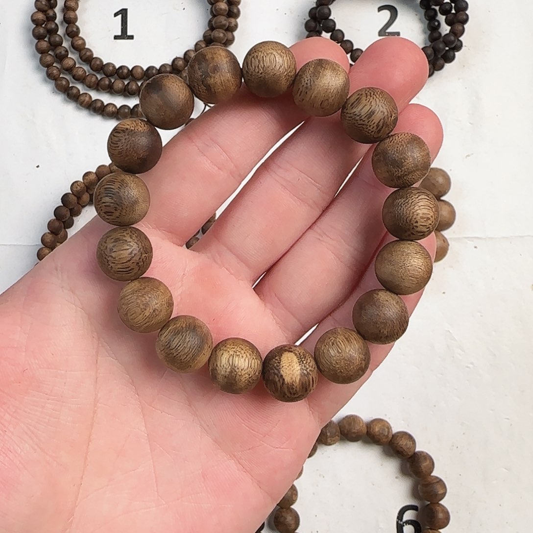 沉香手串1.3单圈奇楠沉香手串