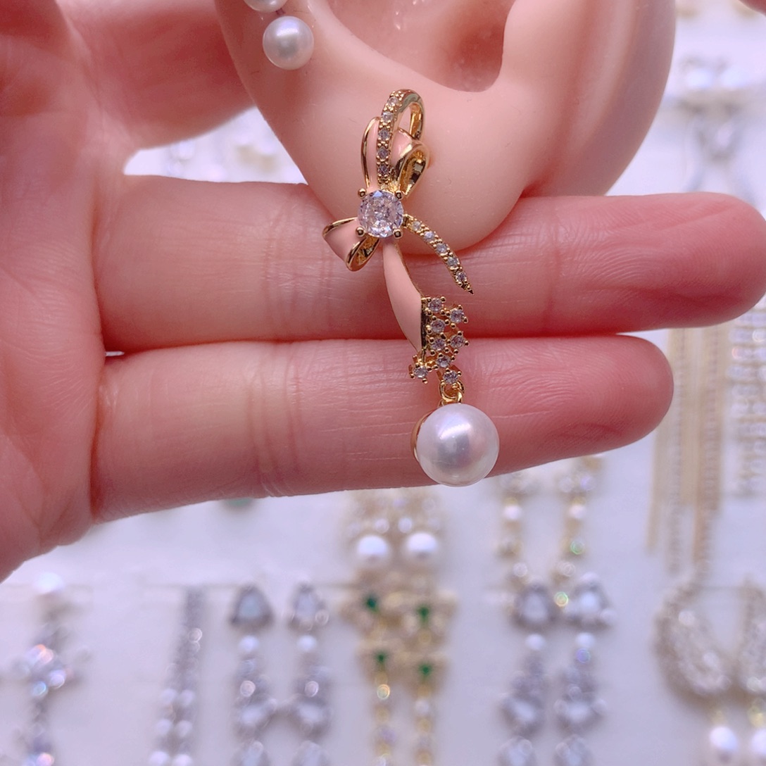 淡水珍珠合金耳饰