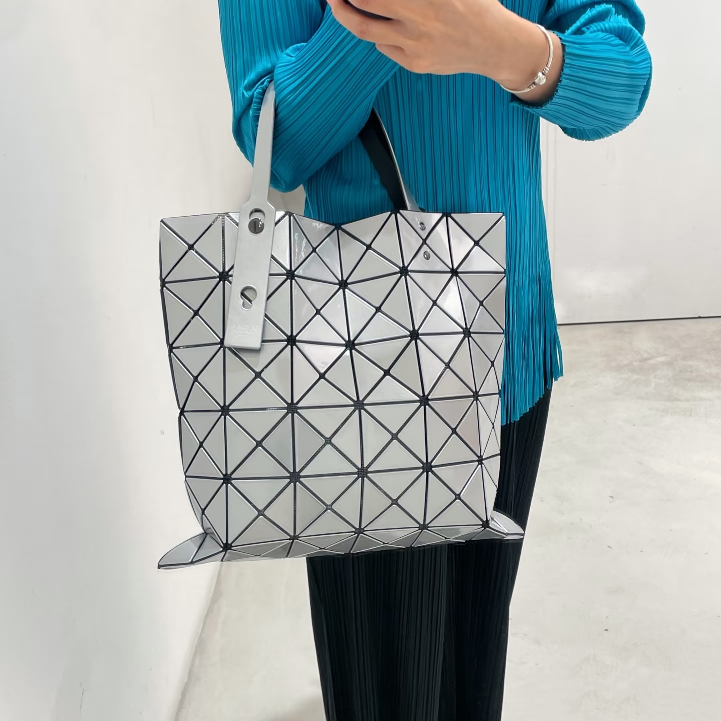 99新 Issey Miyake/三宅一生 【文子姐专属】D3486 单肩包